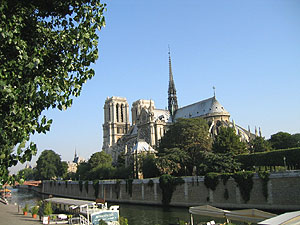 朝のノートルダム